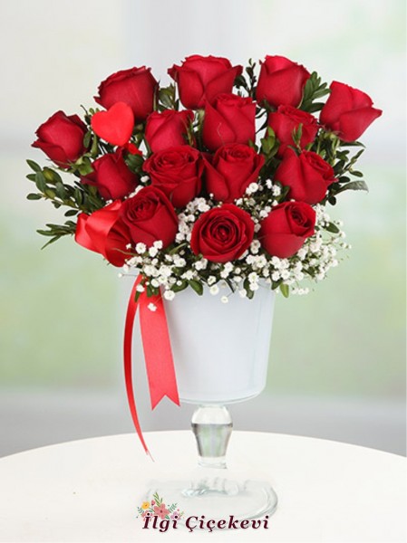 Kadehte Aşk Gülleri